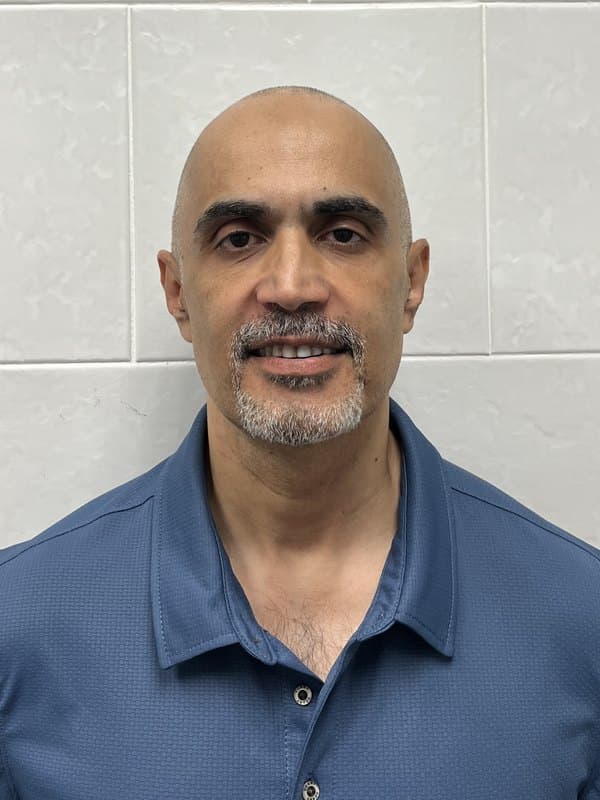 Khurrum Khan, terapeuta físico en Omni Wallingford